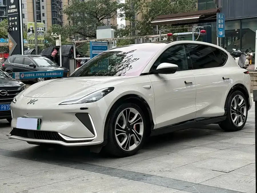 IM Motors LS7 Zhiji LS7 2023 100kWh Lux rear-wheel drive version 2023 — фото 1, купить с доставкой в Москву