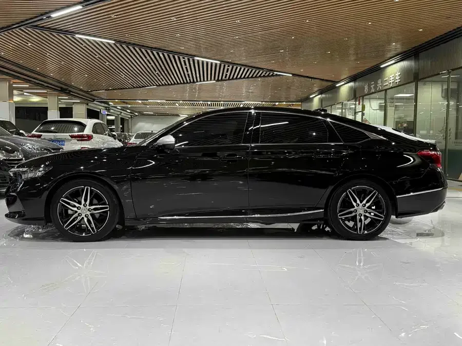 Honda Inspire 2022 Insignia 260TURBO Fine Edition 2023 — миниатюра 4