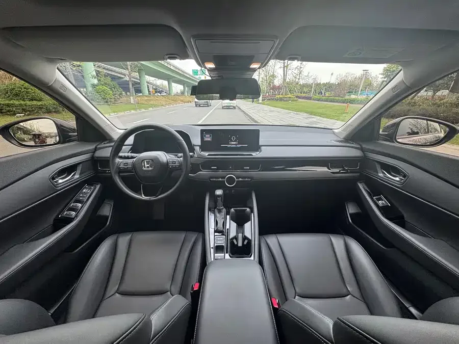 Honda Inspire Insignia 2024 260TURBO Elite Edition 2024 — миниатюра 2