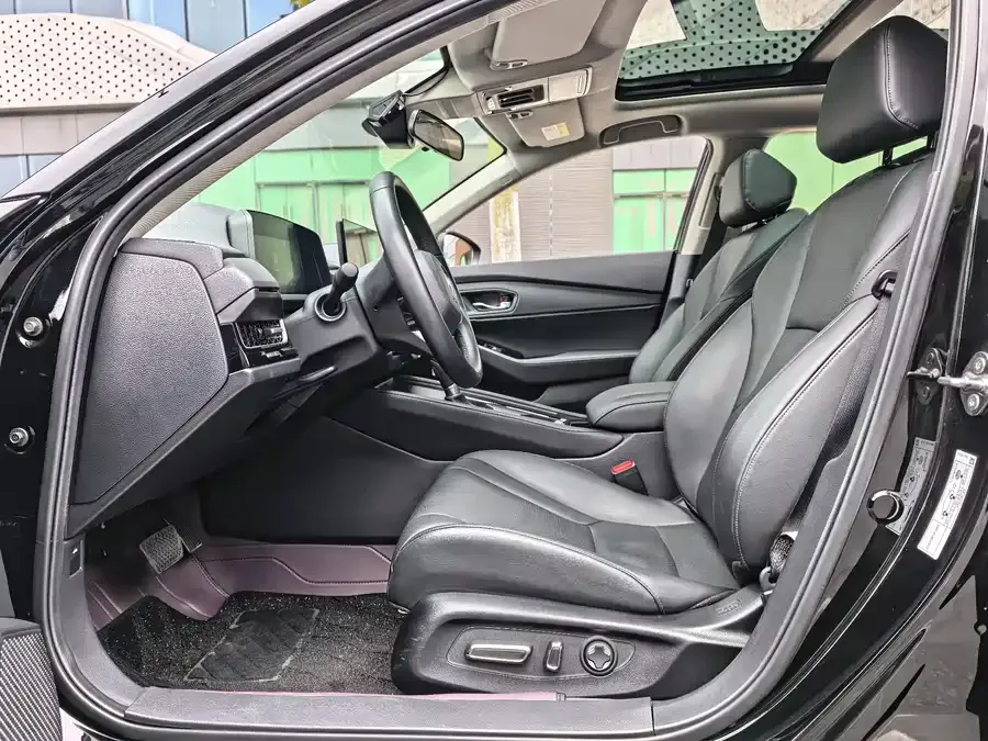 Honda Inspire 2023 Insignia 260TURBO Fine Edition 2023 — миниатюра 4
