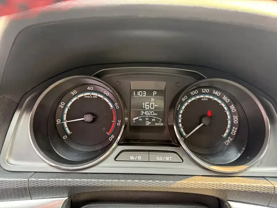 Skoda Kamiq 2023 Kamiq facelift 1.5L automatic comfort version 2023 — миниатюра 2