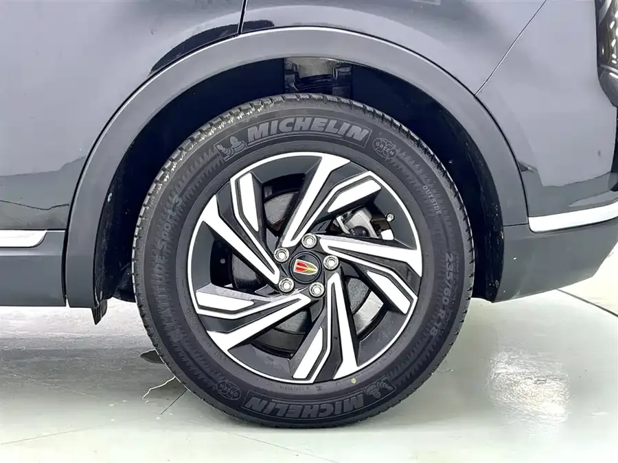 Hongqi HS5 Hongqi HS5 2022 facelift 2.0T Zhilian Qixiang Edition 2023 — миниатюра 4