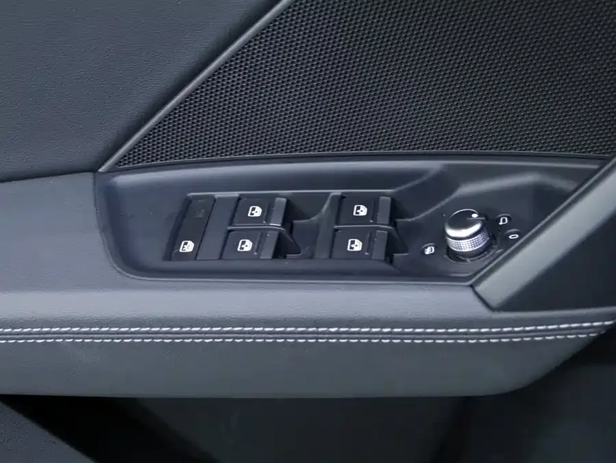 Audi A3 2024 Sportback 35 TFSI stylish and sporty 2024 — миниатюра 5