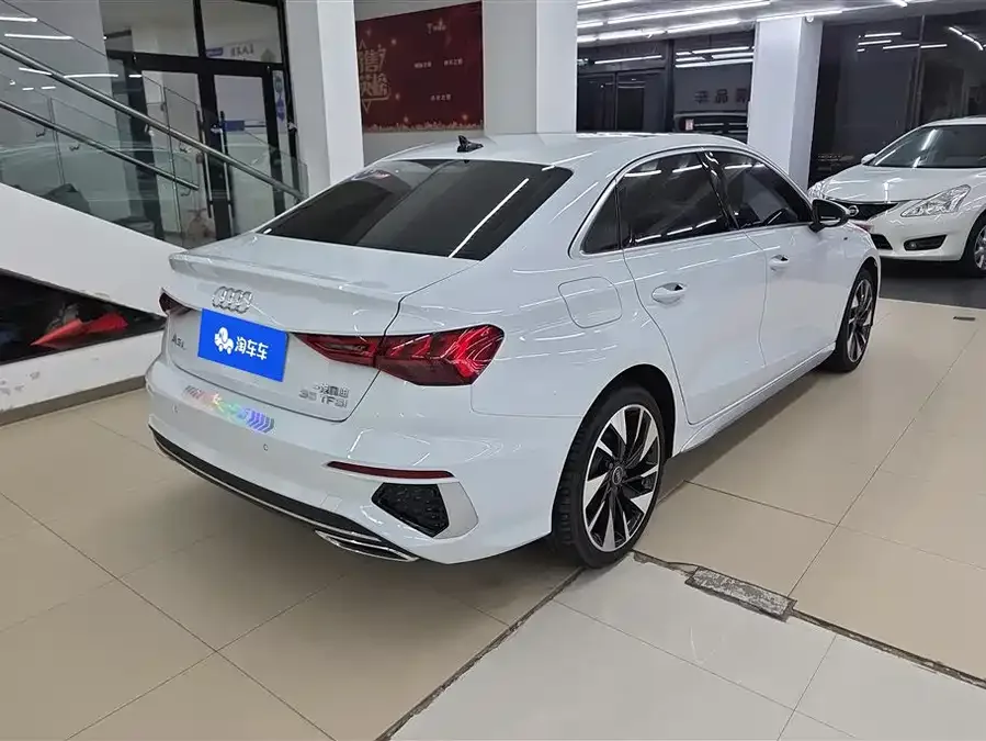 Audi A3 2024 A3L Limousine 35 TFSI Fashion Sports 2024 — миниатюра 3