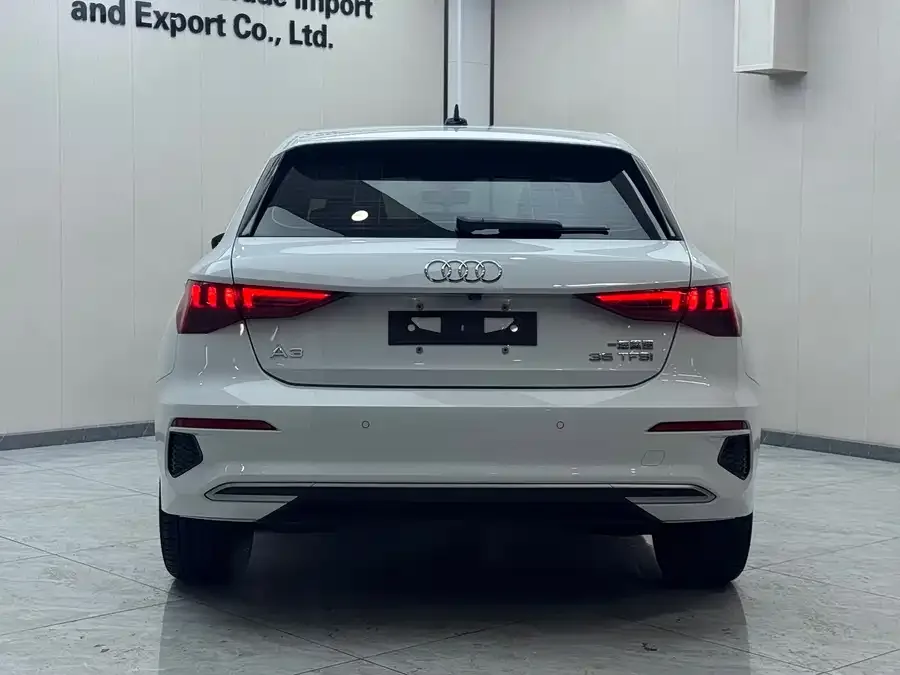 Audi A3 2022 Sportback 35 TFSI Luxurious and Elegant Model 2022 — миниатюра 2