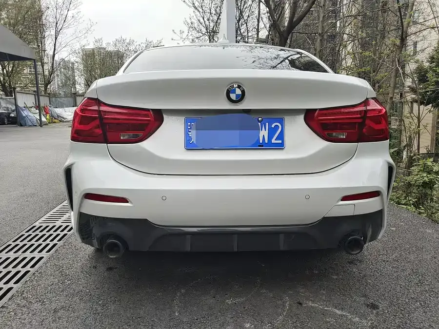 BMW 1 series BMW 1 Series 2022 120i M Sport Night Edition 2022 — миниатюра 2