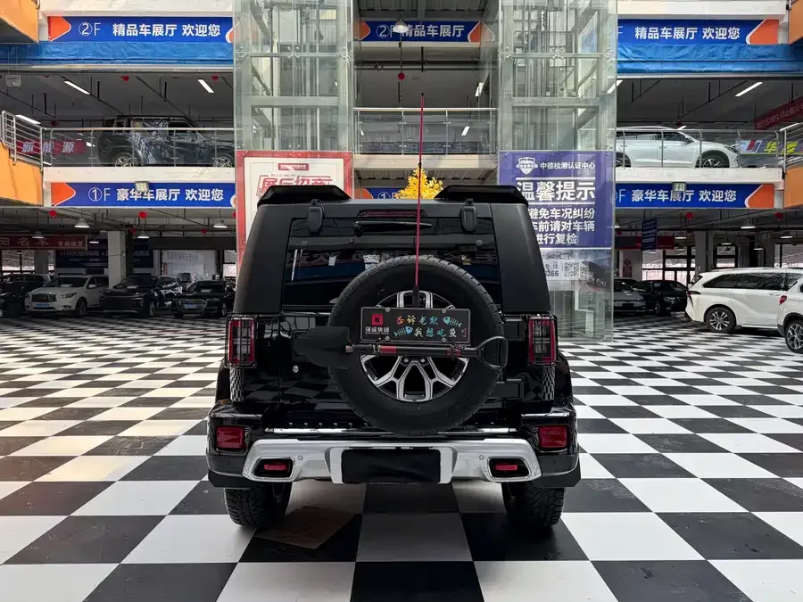 BAIC BJ40 Beijing Off-road BJ40 2023 2.0T Automatic 4WD City Hunter Edition Knight Edition 2023 — миниатюра 4
