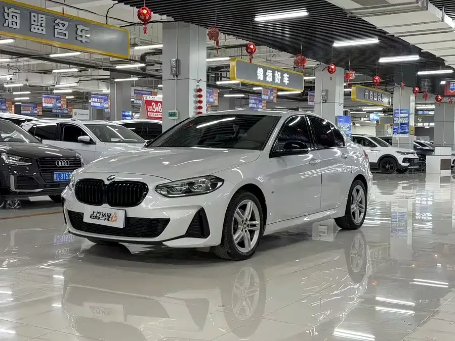 BMW 1 series BMW 1 Series 2021 120i M Sport Night Edition 2022 — фото 1, купить с доставкой в Москву