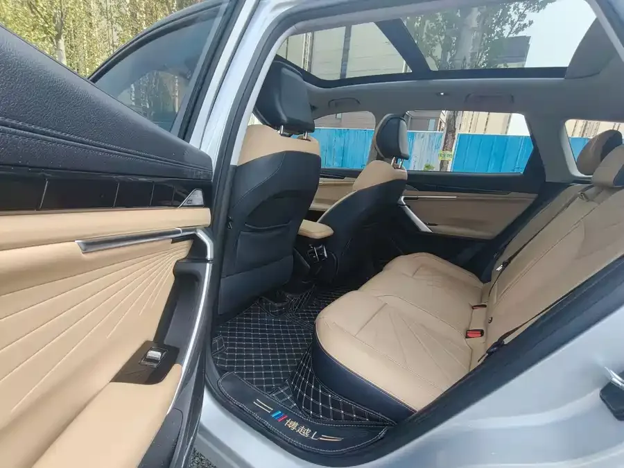 Geely Atlas L Boyue L 2023 1.5TD DCT Premium Edition 2023 — миниатюра 2