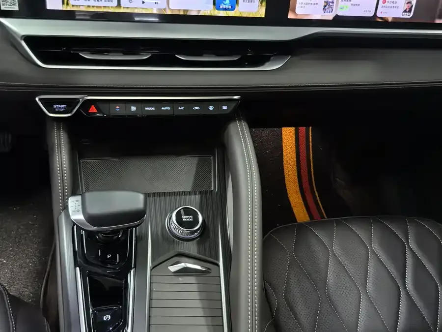 Geely Monjaro Xingyue L 2025 2.0TD Automatic Cloud Edition 2025 — миниатюра 5
