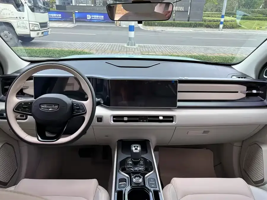 Geely ICON Geely ICON 2023 1.5TD Chocolate Edition 2023 — миниатюра 2