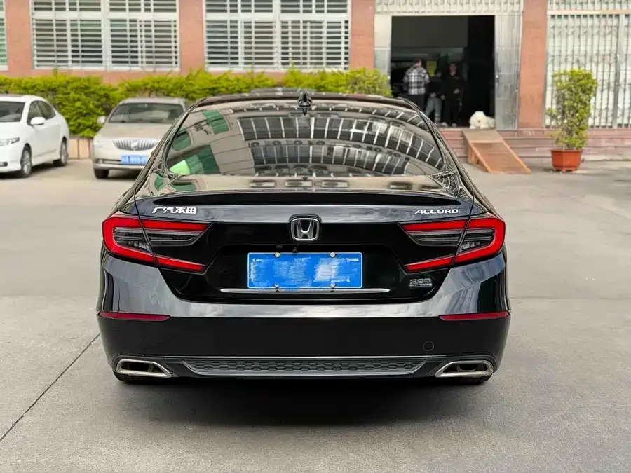 Honda Accord Accord 2022 260TURBO Deluxe Edition 2023 — миниатюра 2