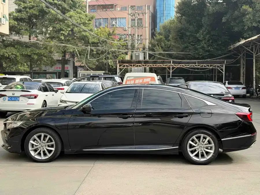 Honda Accord Accord 2022 260TURBO Deluxe Edition 2023 — миниатюра 4