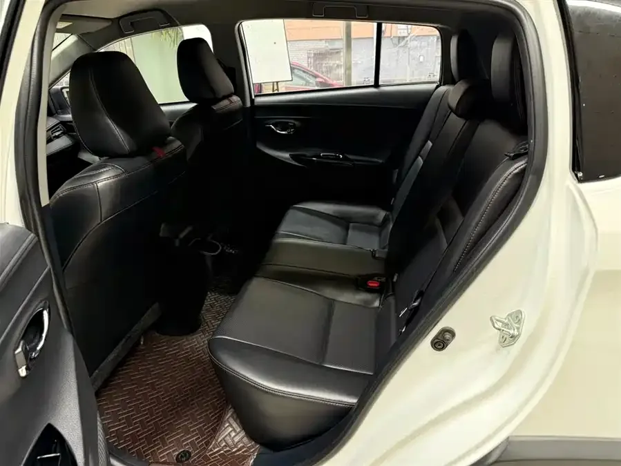 Toyota YARiS L YARiS L 2022 YARiS X 1.5L CVT Luxury PLUS Edition 2023 — миниатюра 5