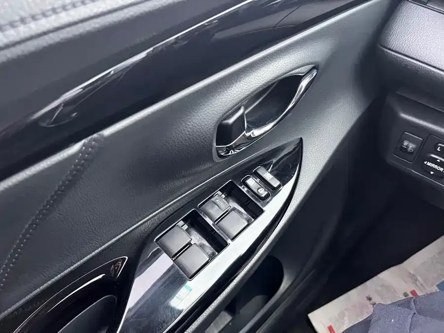 Toyota YARiS L YARiS L 2022 YARiS X 1.5L CVT Luxury PLUS Edition 2022 — миниатюра 4