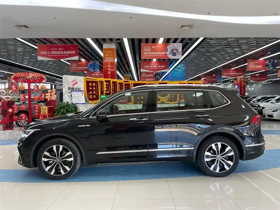 Volkswagen Tiguan L Tiguan L 2024 330TSI Automatic 2WD R-Line Enjoy Edition 2024 — миниатюра 4