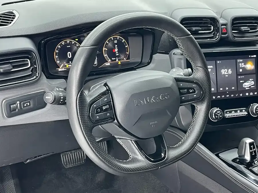 Lynk & Co 03 Lynk & Co 03 2022 1.5TD DCT Pro 2022 — миниатюра 2
