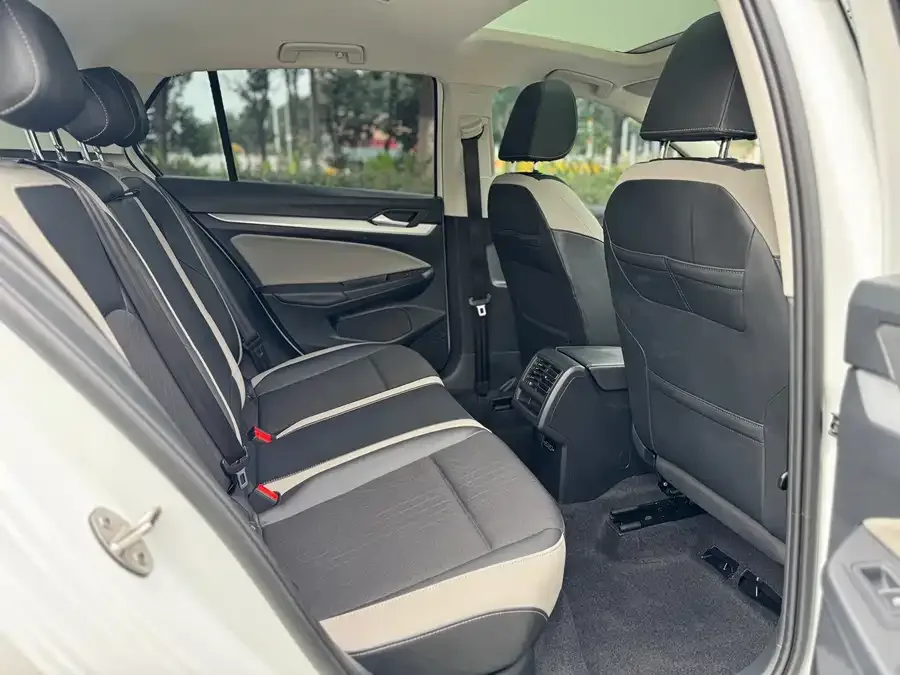 Volkswagen golf Golf 2021 200TSI DSG Pro 2022 — миниатюра 3
