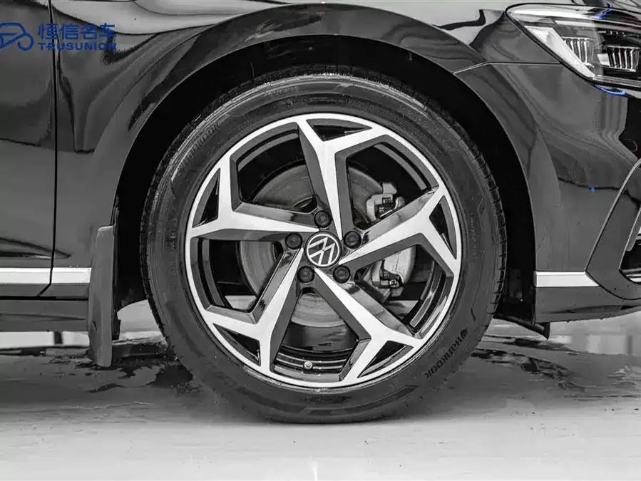 Volkswagen Magotan Magotan 2023 2 million commemorative edition 330TSI DSG luxury model 2023 — миниатюра 5