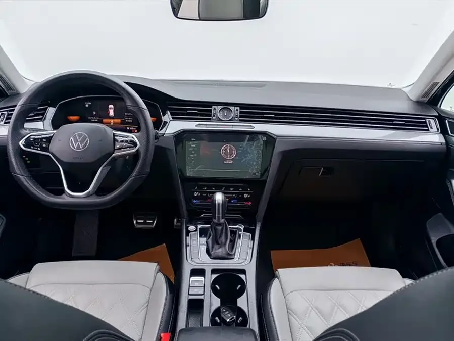 Volkswagen Magotan Magotan 2023 2 million commemorative edition 330TSI DSG leading model 2024 — миниатюра 5