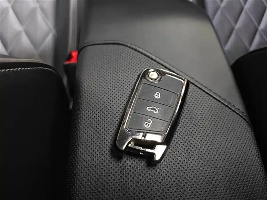 Volkswagen Sagitar 2023 Sagitar 300TSI DSG Beyond Edition 2023 — миниатюра 5