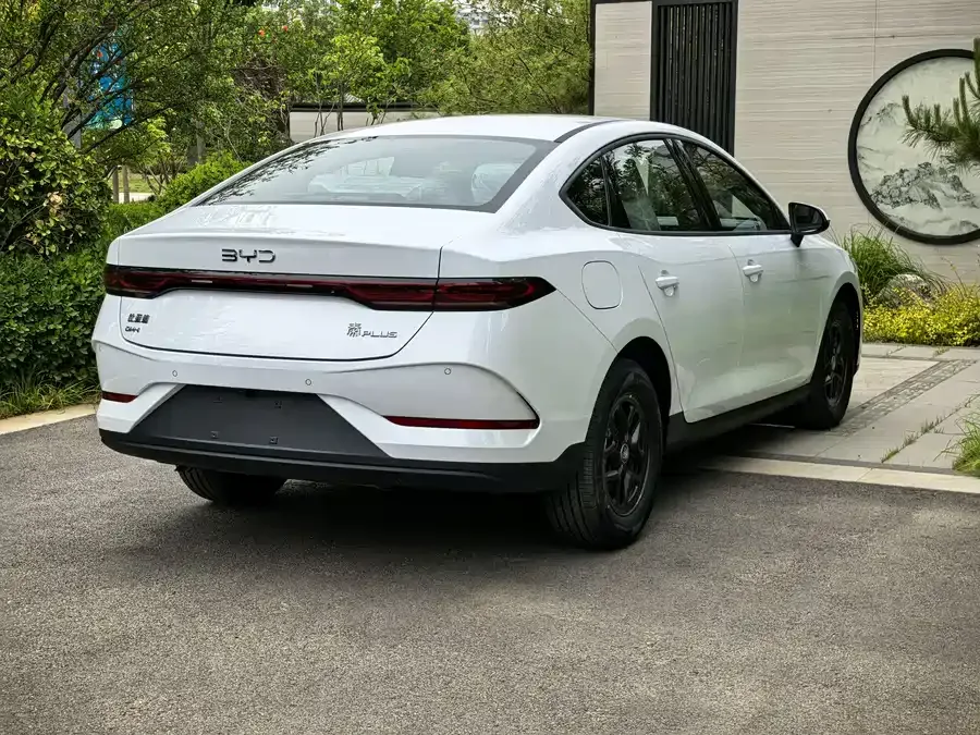 BYD Qin PLUS Qin PLUS 2026 DM-i 128KM Progressive Edition 2026 — миниатюра 2