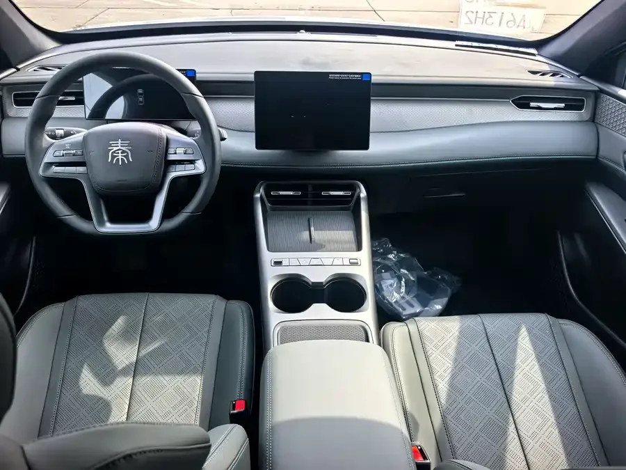 BYD Qin PLUS Qin PLUS 2026 DM-i 128KM Progressive Edition 2026 — миниатюра 3