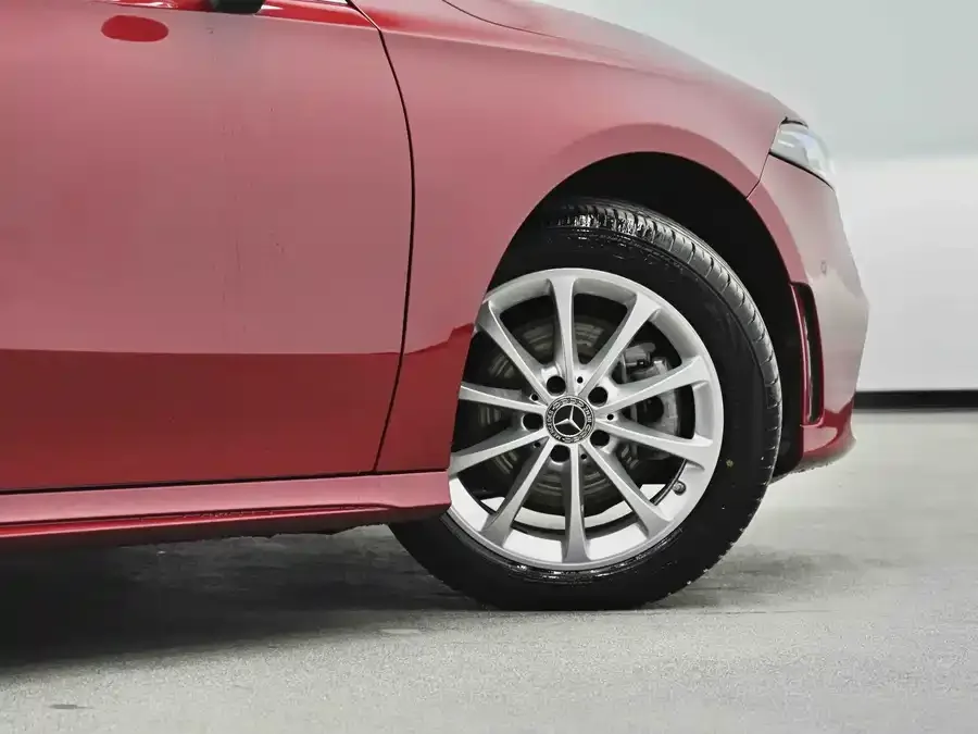 Mercedes-Benz Class A Mercedes-Benz A-Class 2022 A 200 L Sports Sedan Fashion Edition 2022 — миниатюра 4