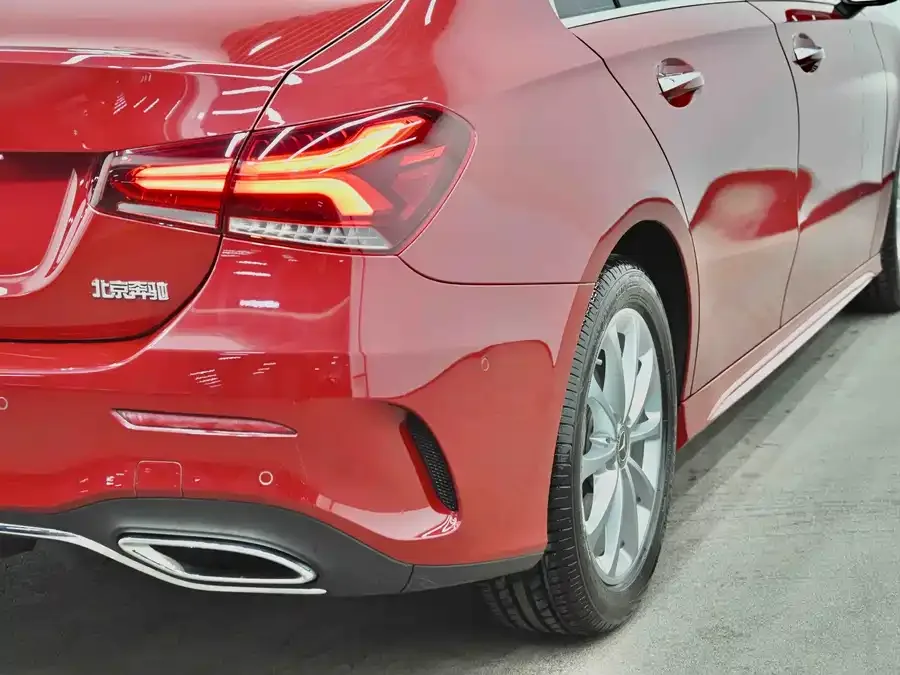 Mercedes-Benz Class A Mercedes-Benz A-Class 2022 A 200 L Sports Sedan Fashion Edition 2022 — миниатюра 5