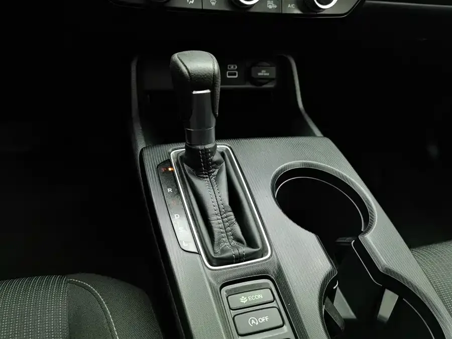 Honda Civic 2022 Civic 240TURBO CVT Dynamic Edition 2023 — миниатюра 4