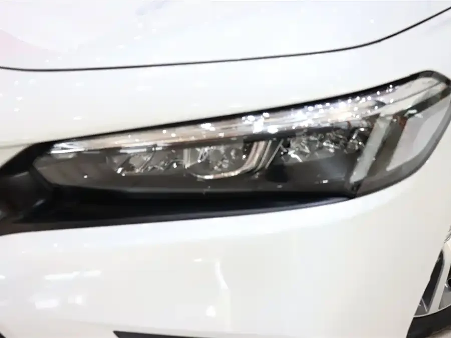 Honda Civic 2023 Civic 240TURBO CVT Power Edition 2024 — миниатюра 4