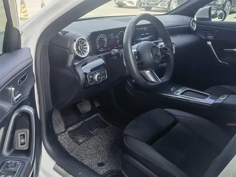 Mercedes-Benz Class A Mercedes-Benz A-Class 2024 A 200 L Fashion Edition 2024 — миниатюра 5