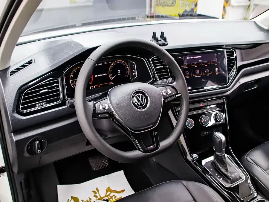 Volkswagen T-ROC T-ROC 2021 facelift 280TSI DSG two-wheel drive elite intelligent version 2022 — миниатюра 2