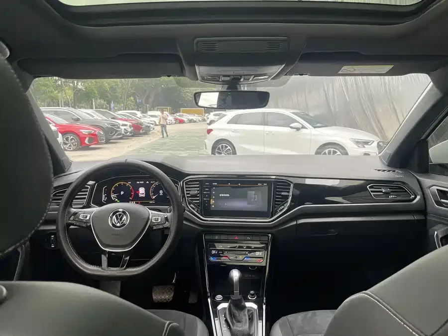 Volkswagen T-ROC T-ROC 2021 facelift 280TSI DSG four-wheel drive luxury intelligent version 2022 — миниатюра 5