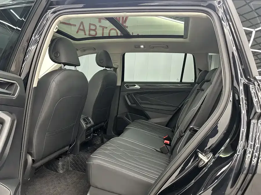 Volkswagen Tiguan L Tiguan L 2023 280TSI Automatic 2WD Trendy Limited Edition 2022 — миниатюра 2
