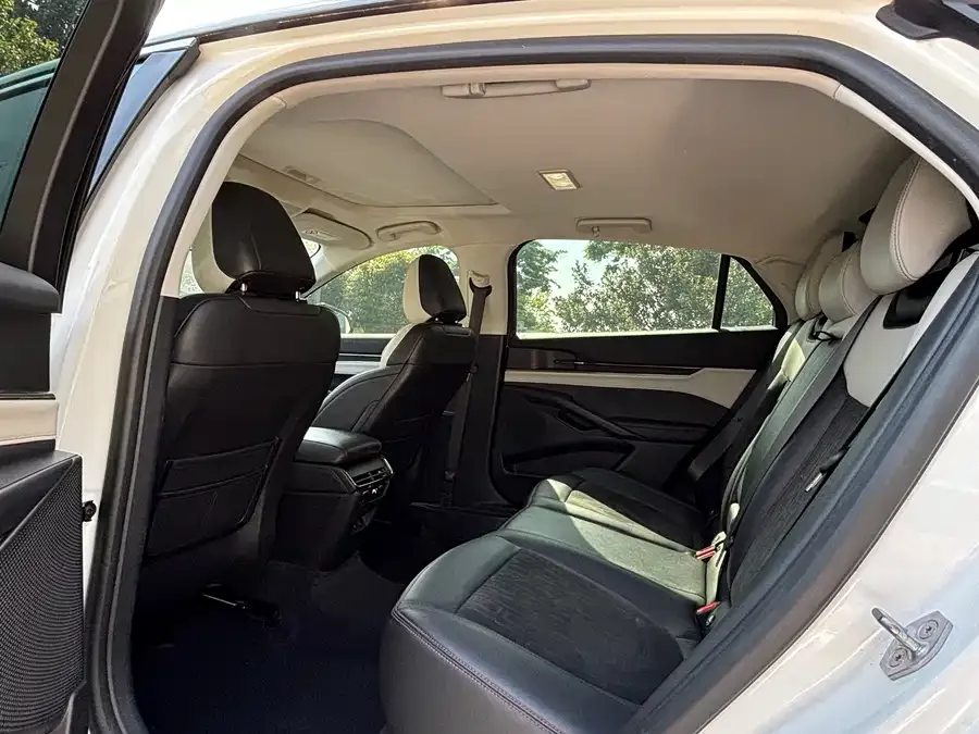 Ford Mondeo Mondeo 2022 facelift EcoBoost 245 luxury model 2023 — миниатюра 5