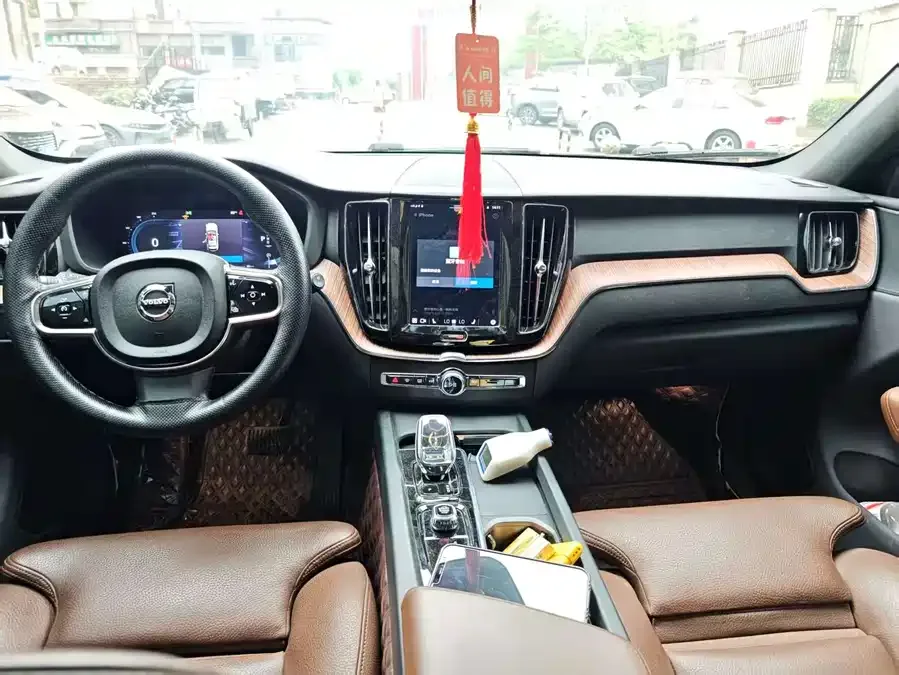 Volvo XC60 2023 B5 4WD Zhiyuan Luxury Edition 2023 — миниатюра 2