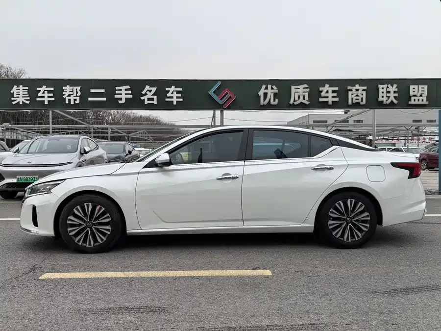 Nissan Altima 2022 Teana 2.0L XL-TLS Enjoy Edition 2023 — миниатюра 3