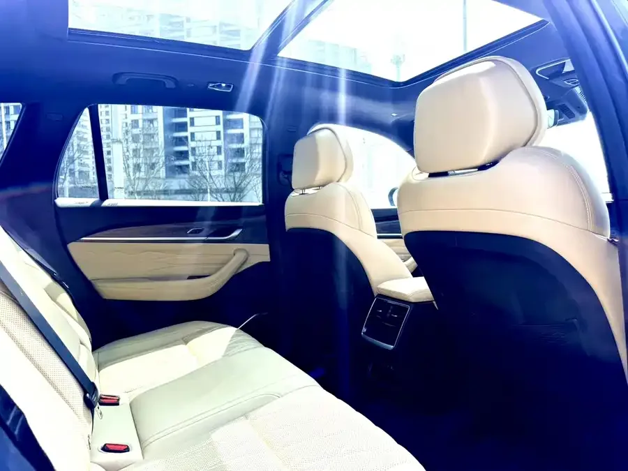 Geely Monjaro Xingyue L 2025 Dongfangyao 2.0TD Automatic 4WD Moon-Watching Edition 2024 — миниатюра 5