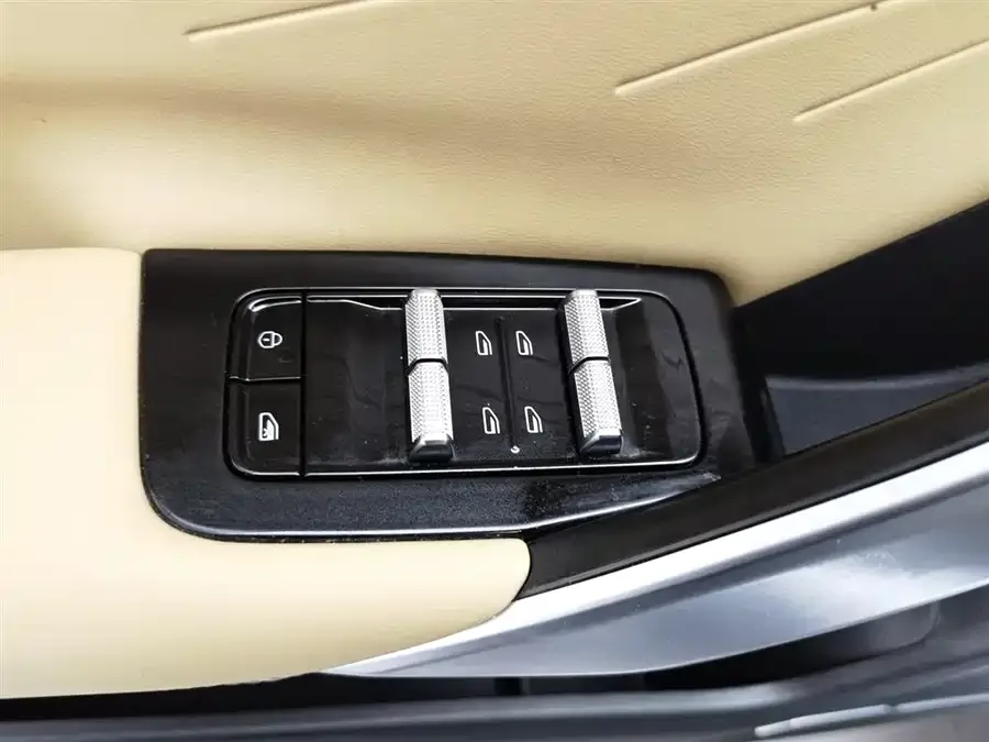 Geely Atlas L Boyue L 2023 1.5TD DCT Premium Edition 2023 — миниатюра 3