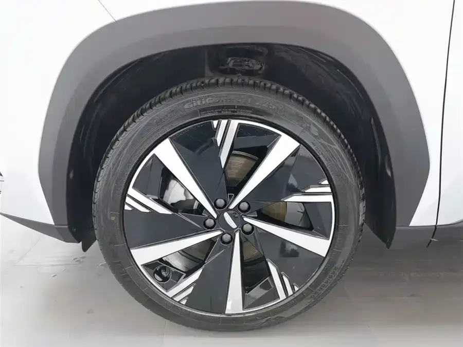 Geely Atlas L Boyue L 2023 1.5TD DCT Premium Edition 2023 — миниатюра 5