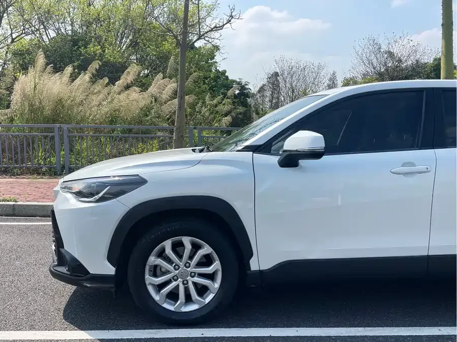 Toyota Frontlander Fenglanda 2022 2.0L CVT Leading Edition 2022 — миниатюра 2