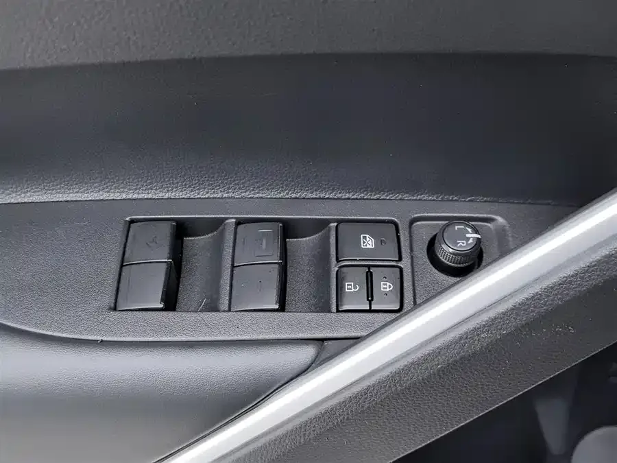Toyota Frontlander Fenglanda 2023 2.0L CVT Leading Edition 2024 — миниатюра 3