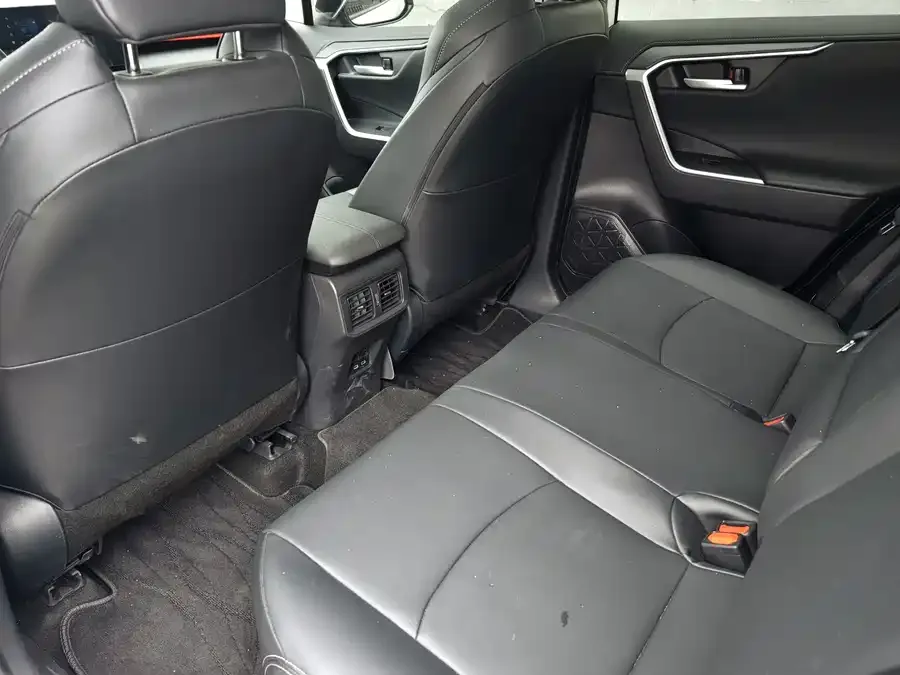 Toyota Wildlander Wildlander 2023 2.0L CVT 2WD Urban Edition 2024 — миниатюра 5