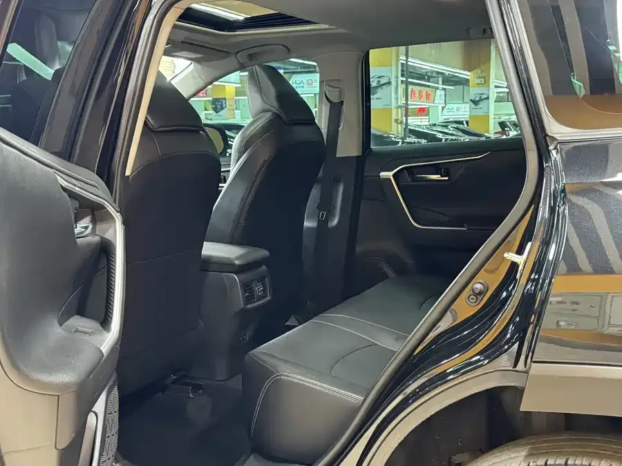Toyota Wildlander Wildlander 2022 2.0L CVT 2WD Luxury Edition 2022 — миниатюра 5