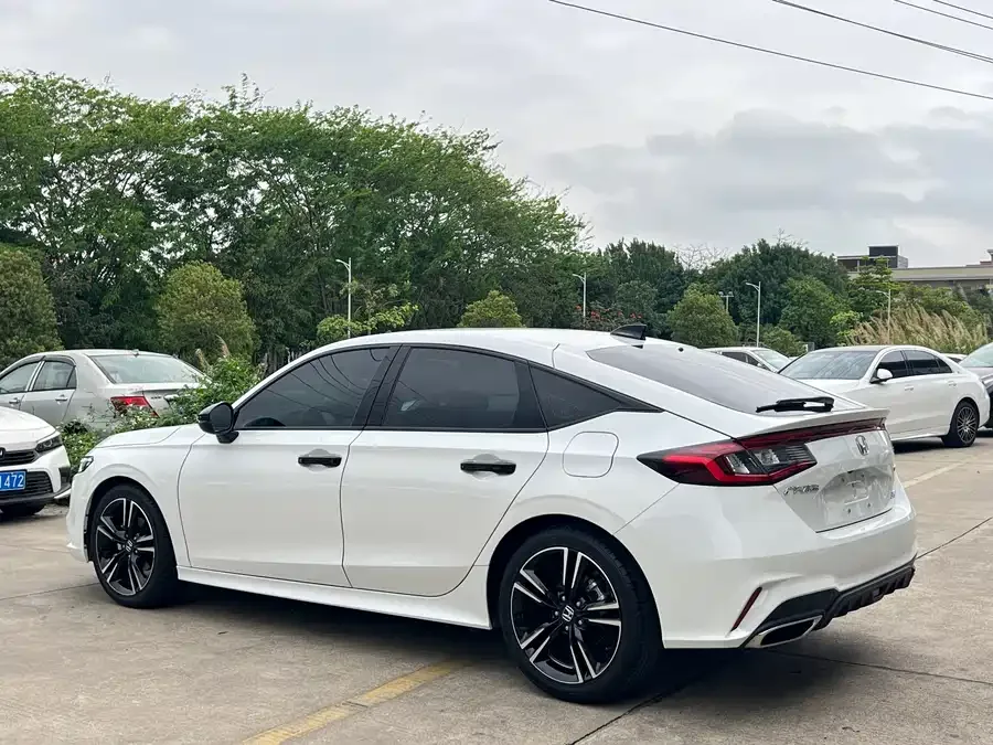 Honda Integra Stylish 2023 HATCHBACK 240TURBO CVT Magic NightDeluxe Edition 2023 — миниатюра 3