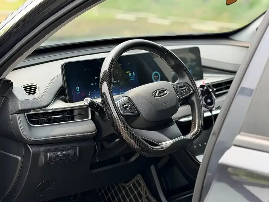 Chery Tiggo 8 PLUS Tiggo 8 PLUS 2022 290TGDI DCT luxury edition+ 2022 — миниатюра 2