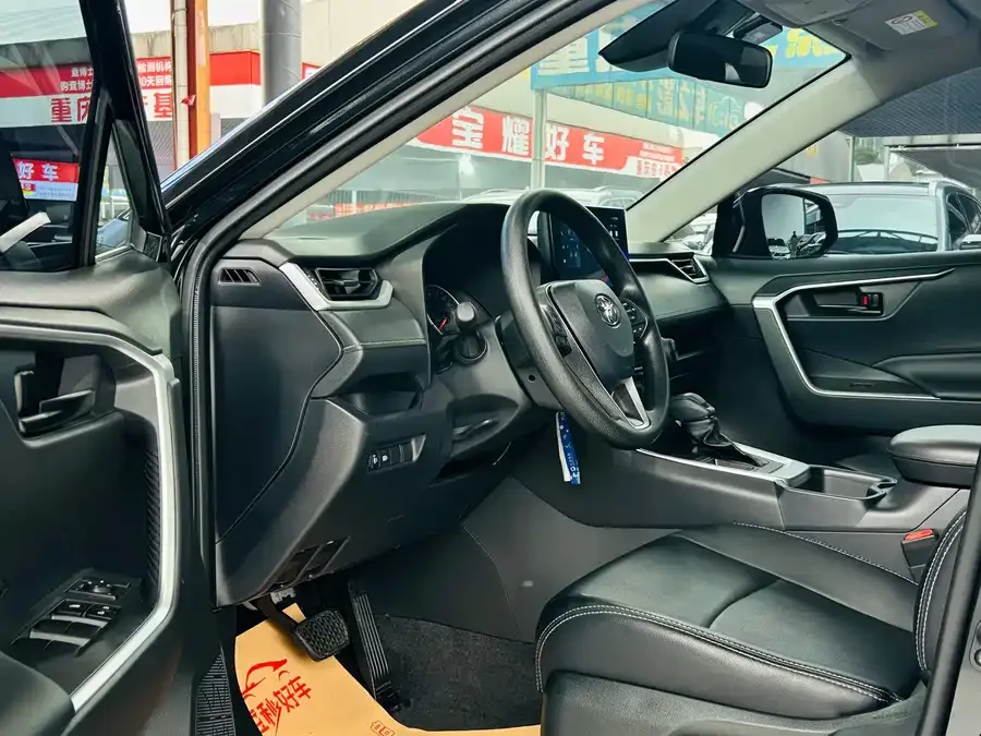 Toyota RAV4 RAV4 Rongfang 2023 2.0L CVT 2WD Urban Edition 2024 — миниатюра 2