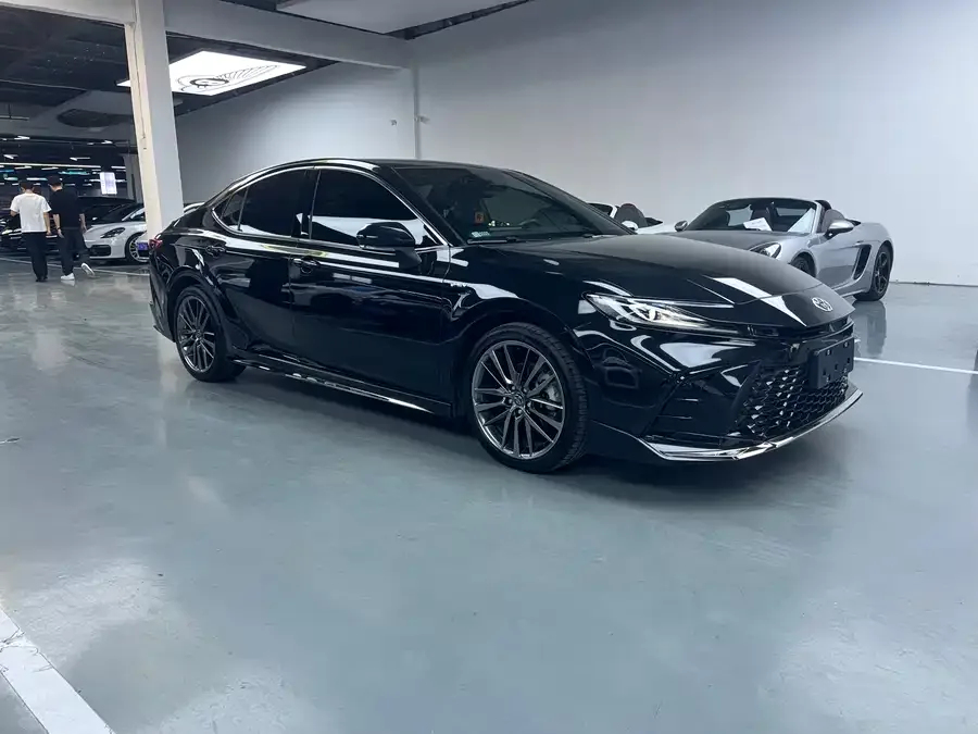 Toyota Camry Camry 2024 Hybrid 2.0HS Sports Edition 2025 — миниатюра 3