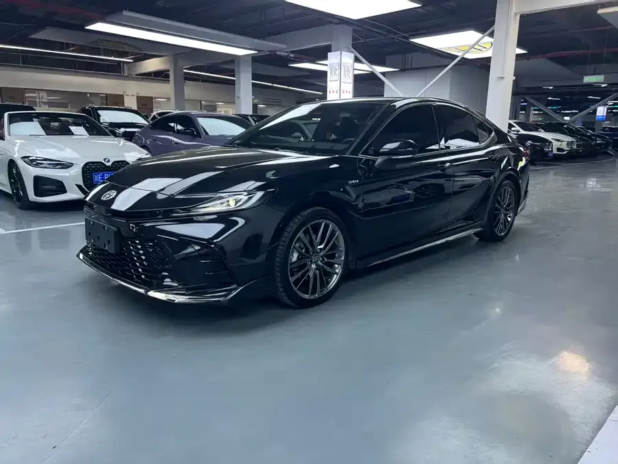 Toyota Camry Camry 2024 Hybrid 2.0HS Sports Edition 2025 — фото 1, купить с доставкой в Москву